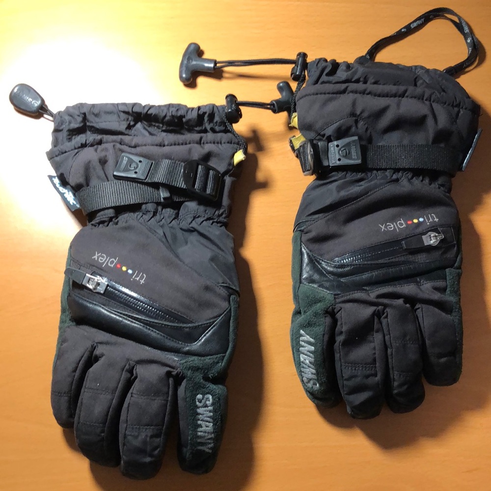 Swany ⛷🏂❄️ski ,snowboard gloves. Size large.